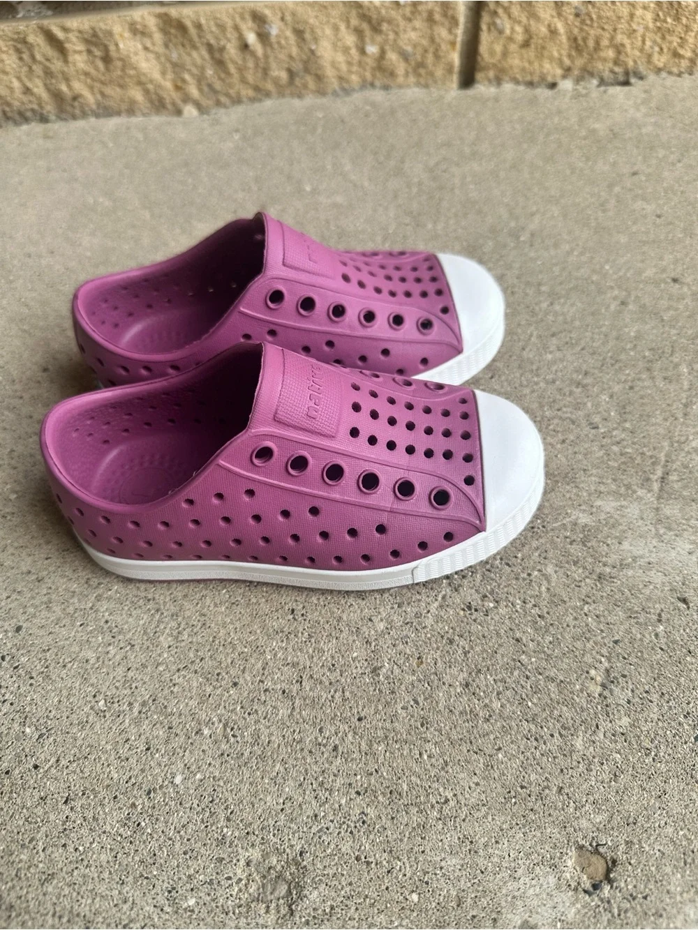 Native lightweight slip